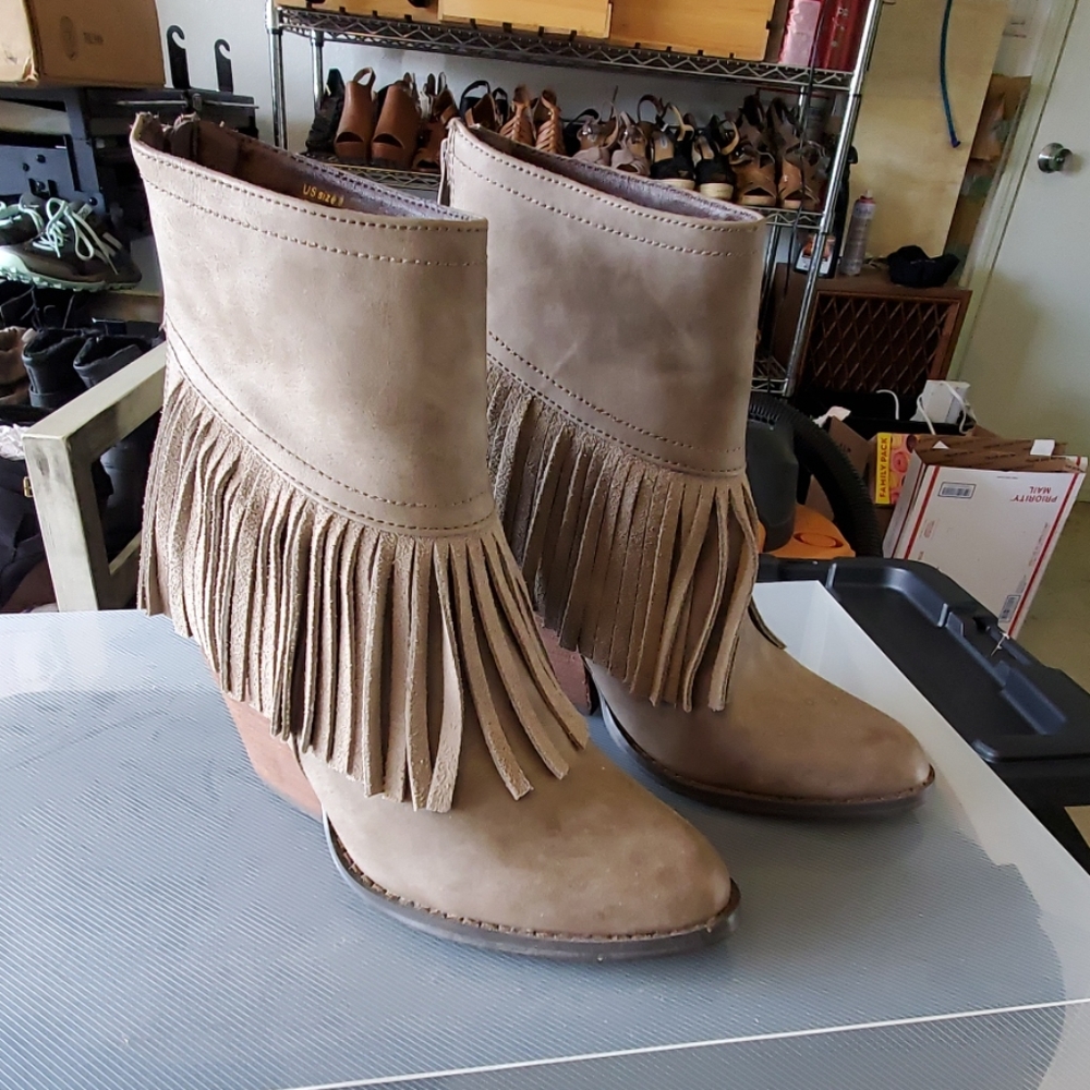 Very Volatile fringe booties